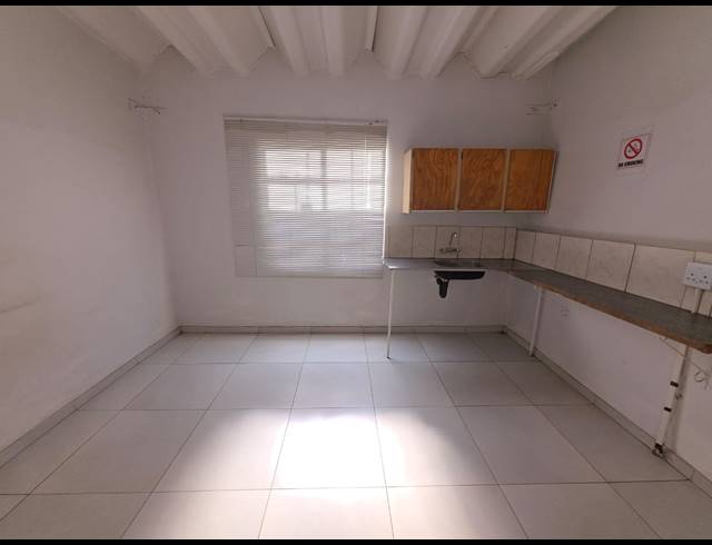 1,450M² BUILDING FOR SALE IN VAALPARK